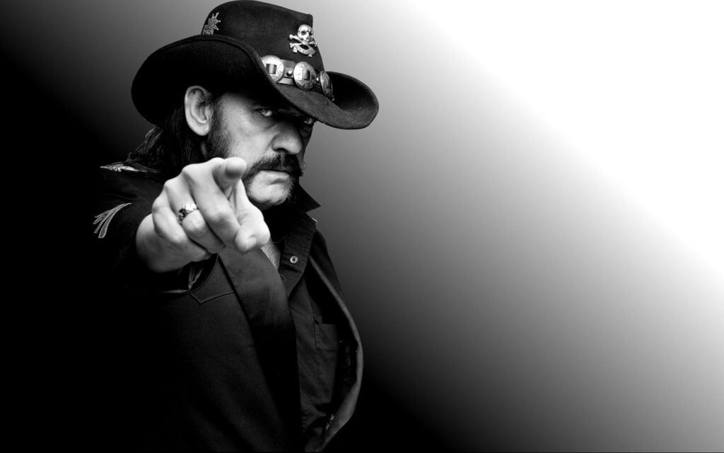 Muere Lemmy Kilmister. 