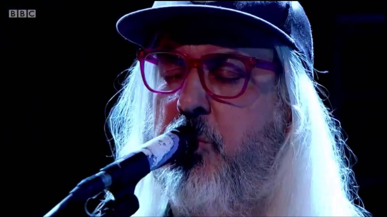 Ve a Dinosaur Jr. tocando en Jools Holland