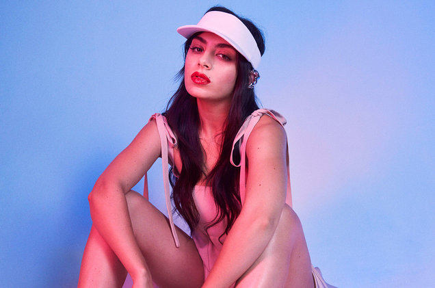 Charli XCX estrenó canciones de su próximo mixtape