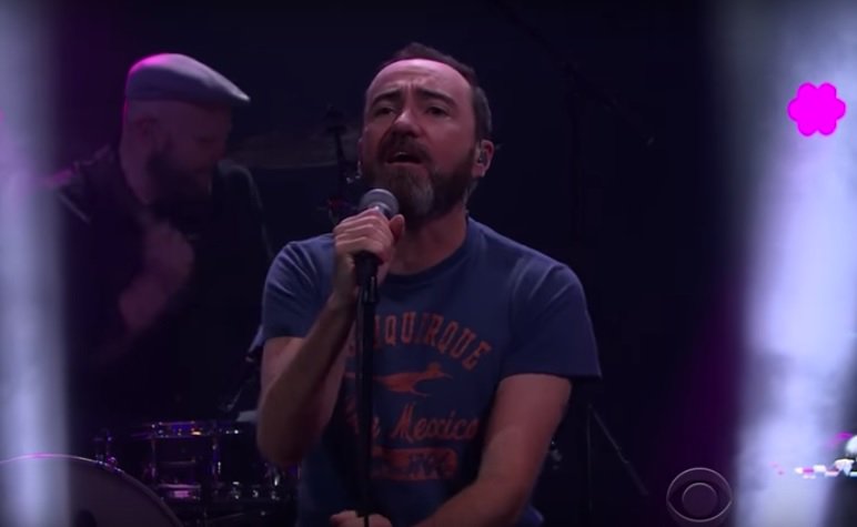 Ve a The Shins tocar “Cherry Hearts” en el late show de James Corden