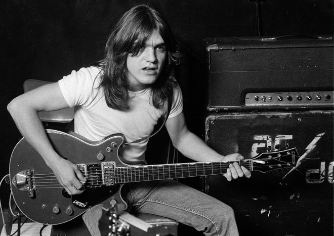 Muere Malcolm Young, guitarrista y cofundador de AC/DC.