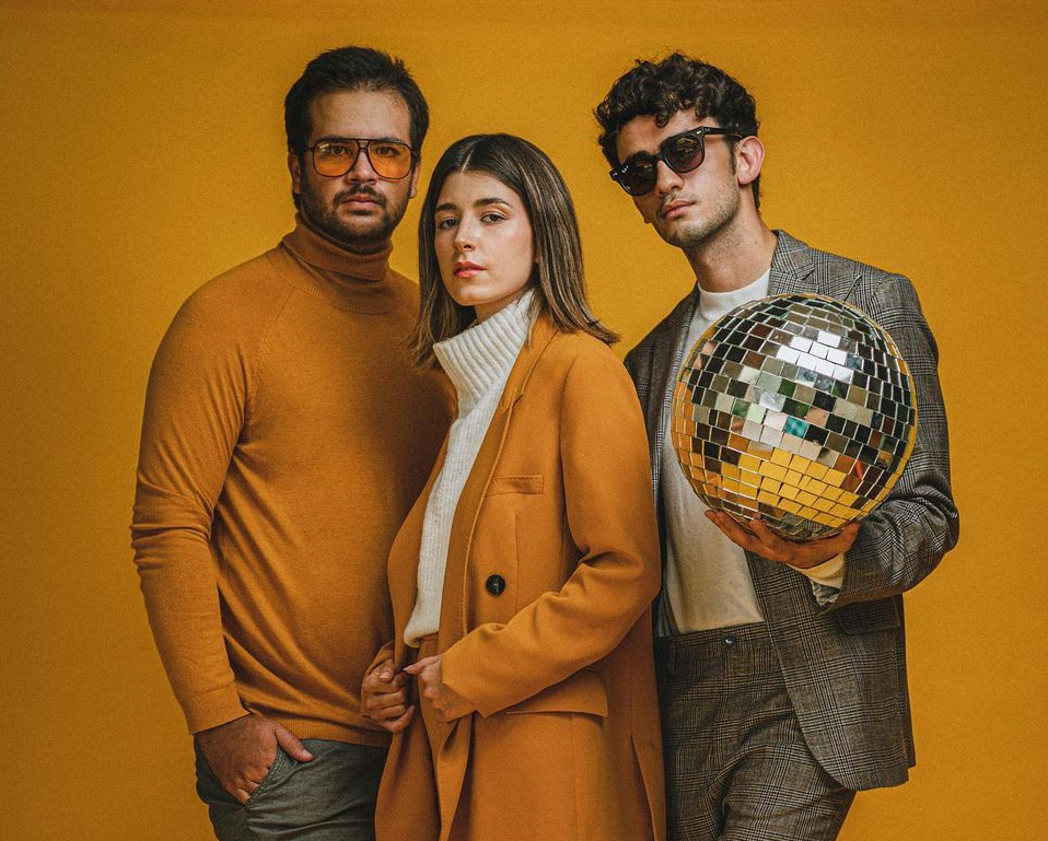 “Necedad” el single debut de Disco Bahía, un hipnótico y cadencioso track cargado de electropop.