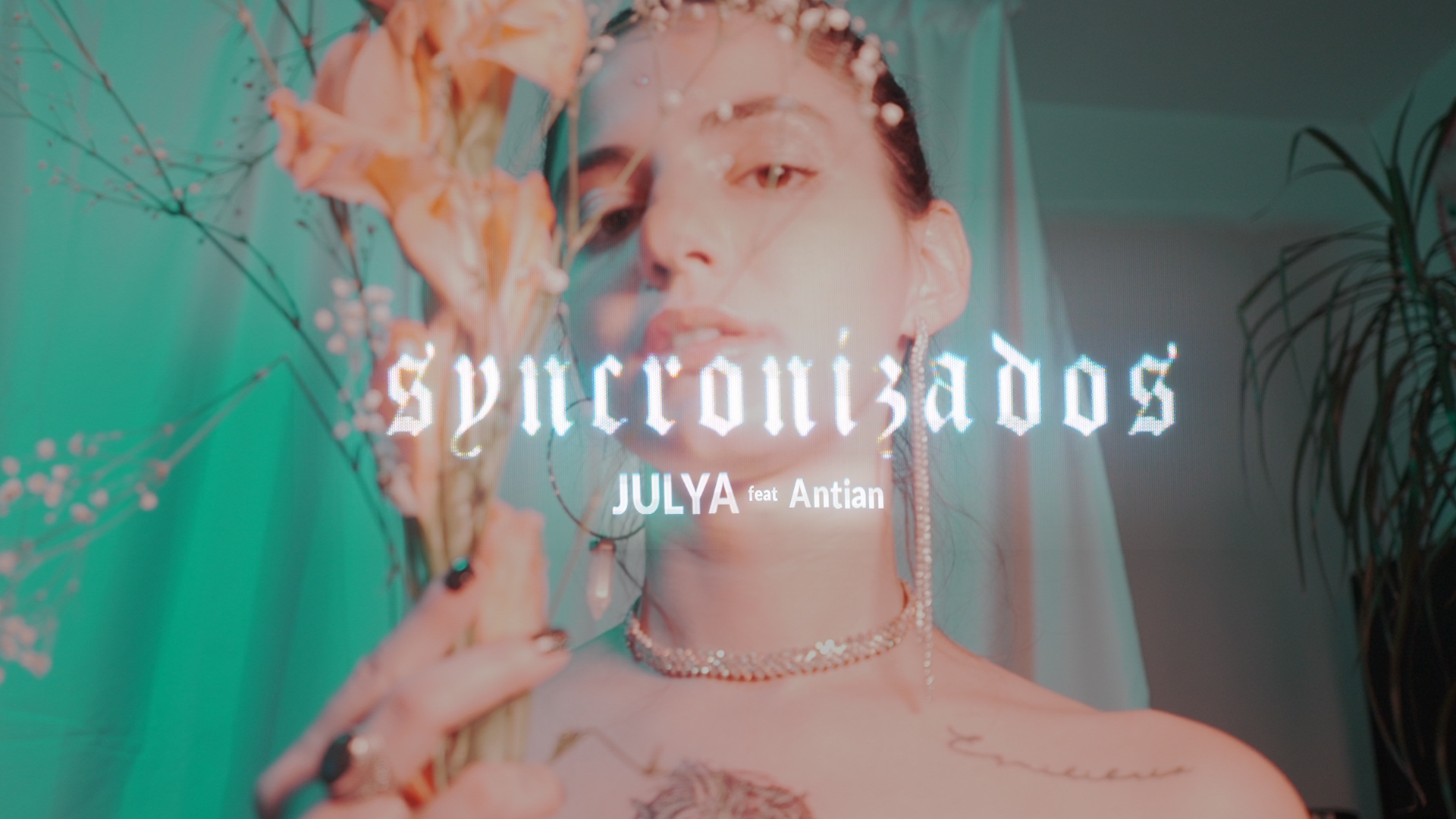 JULYA nos habla del amor en tiempos de cuarentena                                                                                                                                                                                                                                                                                                                                                                                                                                                                                                                                                                                                                                                                                  en su nuevo sencillo ‘Syncronizados’.