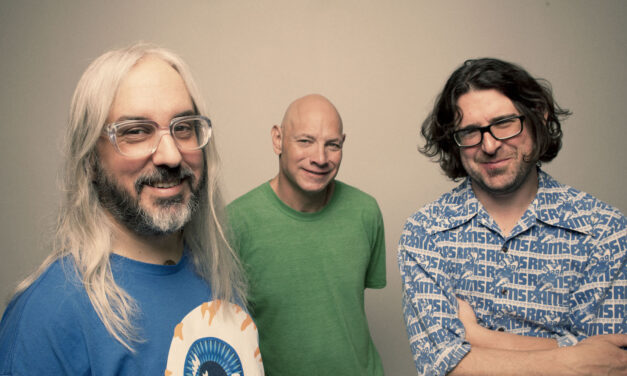 “SWEEP IT INTO SPACE” EL NUEVO MATERIAL DE DINOSAUR JR.