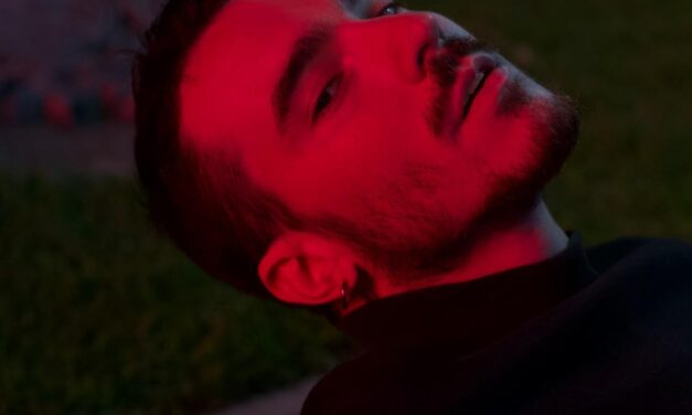 Entrevista: Exploramos “Nuestros” el álbum debut de Juku Ares.