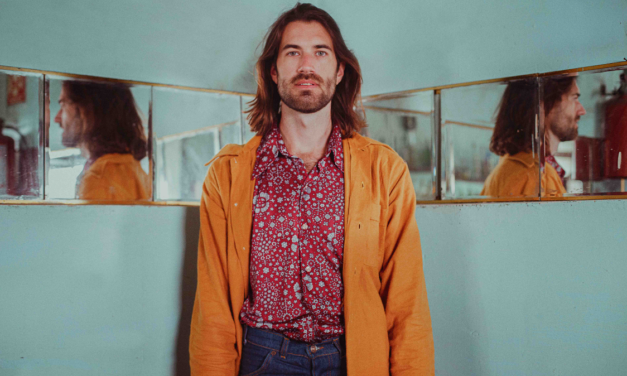 Escucha «Mind Palace» el nuevo sencillo de Johnny Delaware.