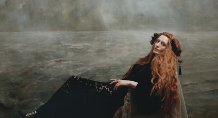 Florence + The Machine incursiona en su género y lanza su nuevo single: «King»
