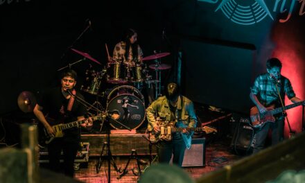 Una cripta en rock desde Perú: Alexander Goché presenta ‘Marineras’