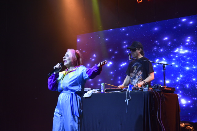 María Daniela y su sonido lasser  halloweenea en el Foro Paruno de León