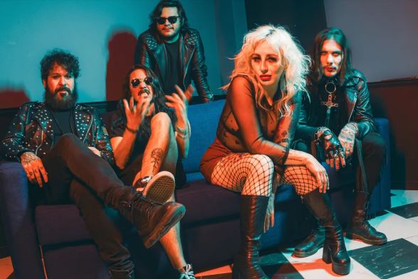 «Here’s the Leash» el nuevo sencillo de Miss Sappy; un viaje grunge y psicodélico