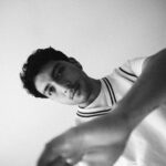 Chamo presenta ‘Ciudad Naranja’, un EP personal que explora la bipolaridad de Bogotá