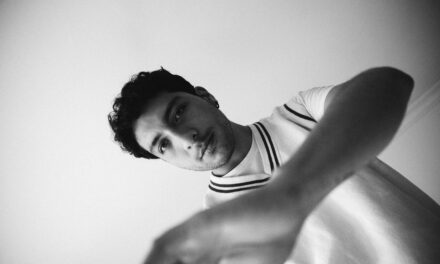 Chamo presenta ‘Ciudad Naranja’, un EP personal que explora la bipolaridad de Bogotá