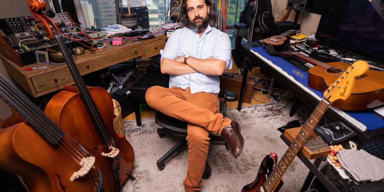 Felipe Téllez presenta la banda sonora de Estimados Señores, un diálogo entre memoria, sonido e identidad