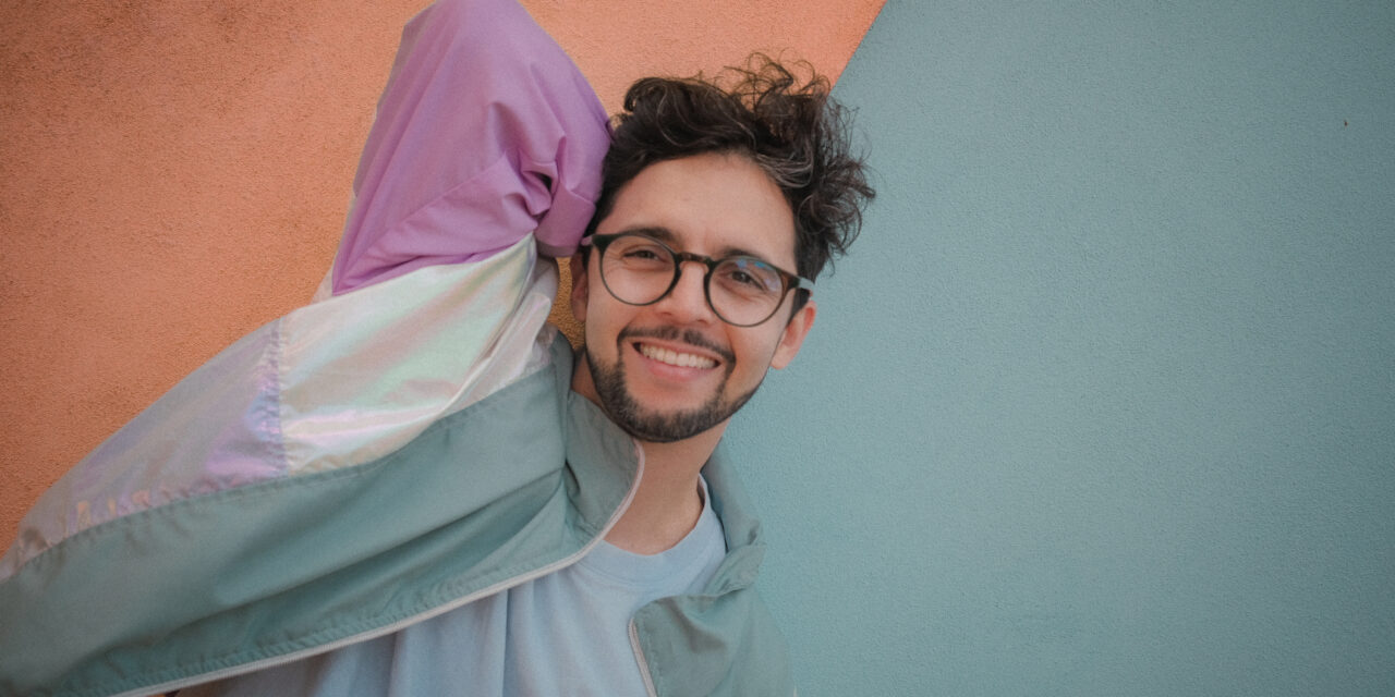 s sam presenta “qué te ha pasado”, una canción que transforma la confusión en conversación