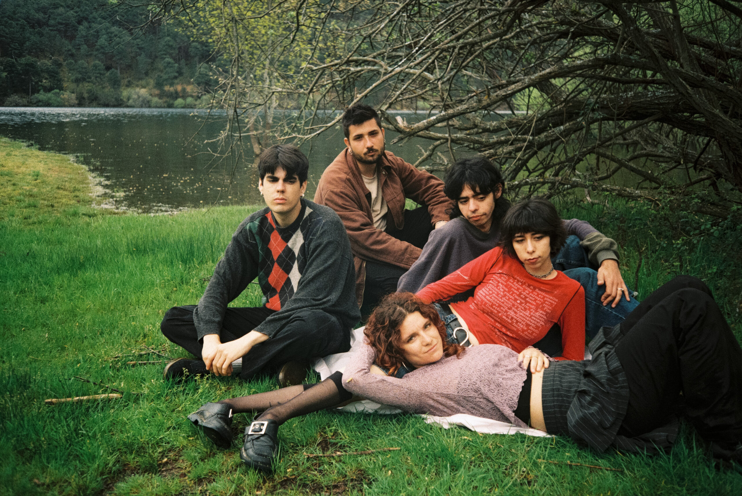 destellos* abraza la crudeza de la memoria en su nuevo single “Cruel”