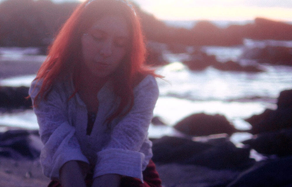 Catalina Almendra transforma la inseguridad en canción con Camino del Mar