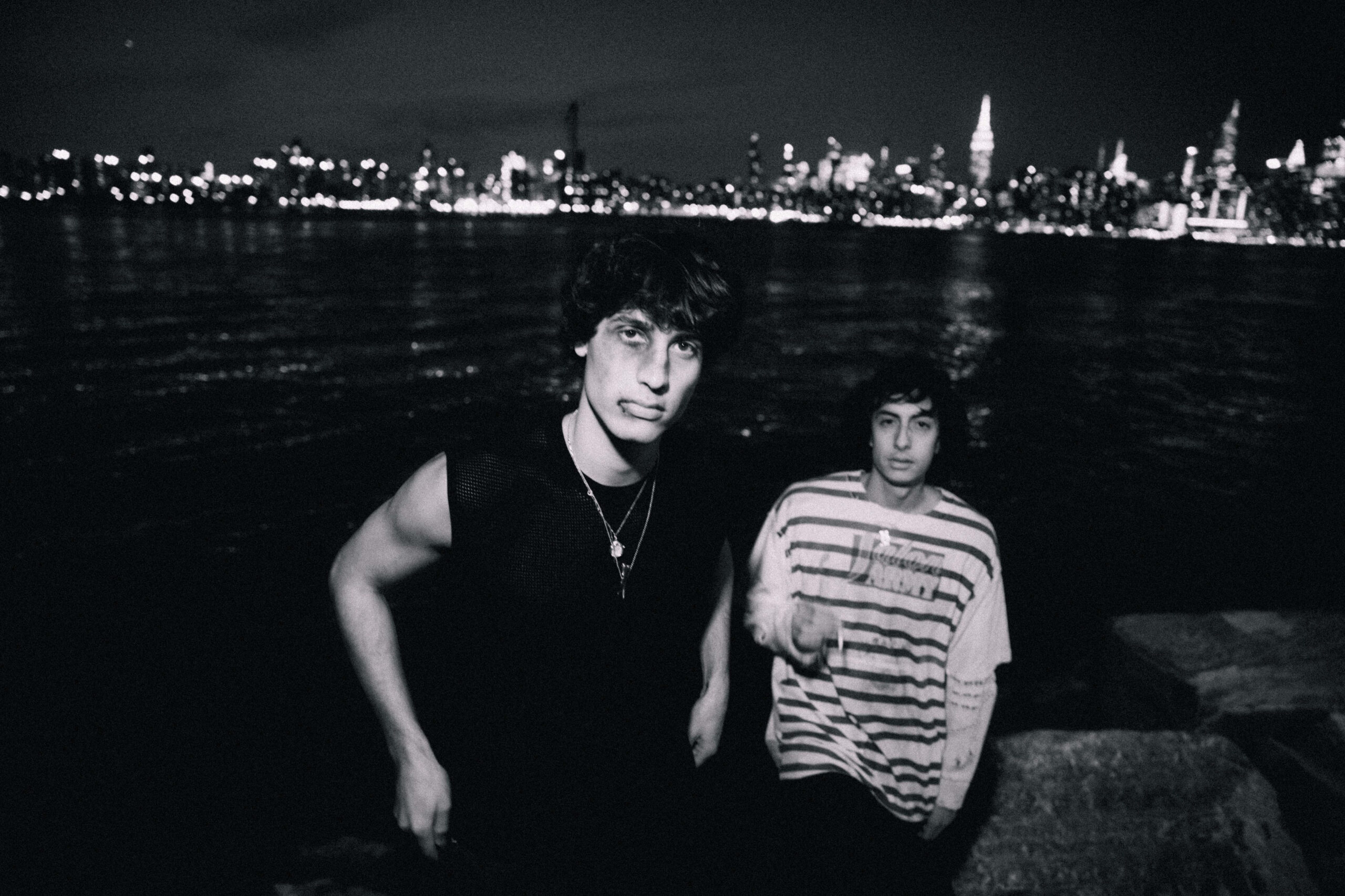 GRLS debuta con TV ADDICT, un manifiesto sonoro transgresor y global