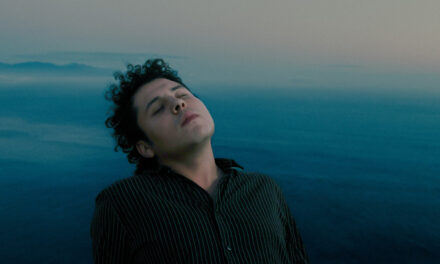 BATOPILAS — “Todo se ve tan lejos”: un viaje entre la nostalgia y el deseo de ir más allá