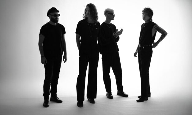 Lone Assembly navega la oscuridad en “My Life’s Solid”