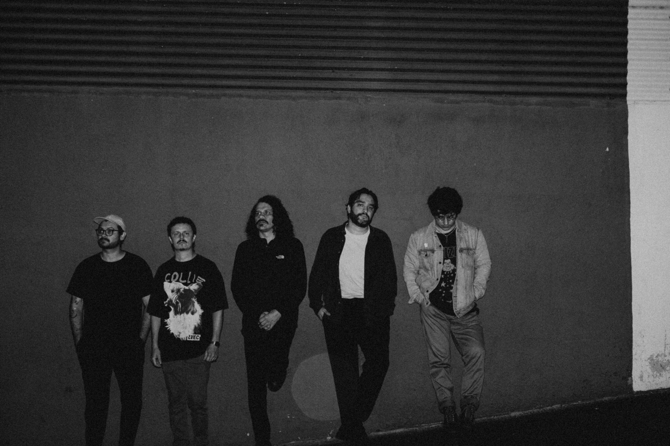 Adiós Cometa enfrenta la oscuridad con Luminosa