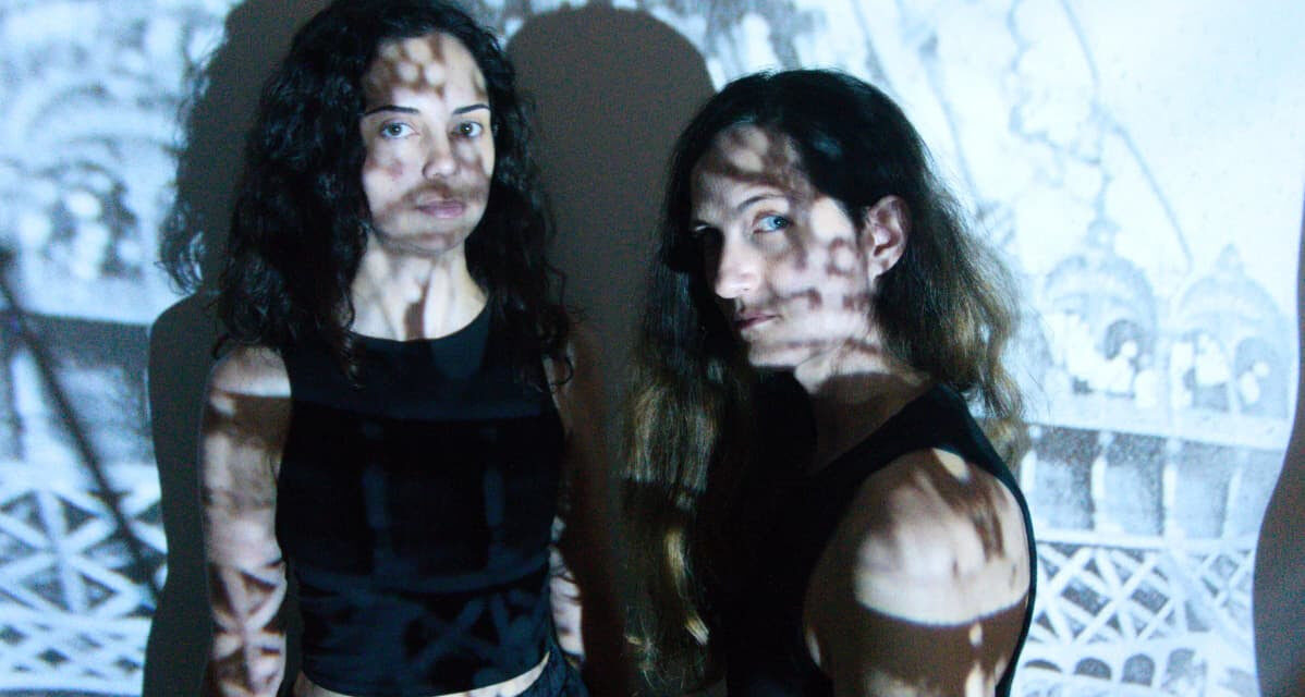 Estela Gris presenta Rómpeme: un manual de supervivencia emocional para noches que se quedan a vivir en el cuerpo