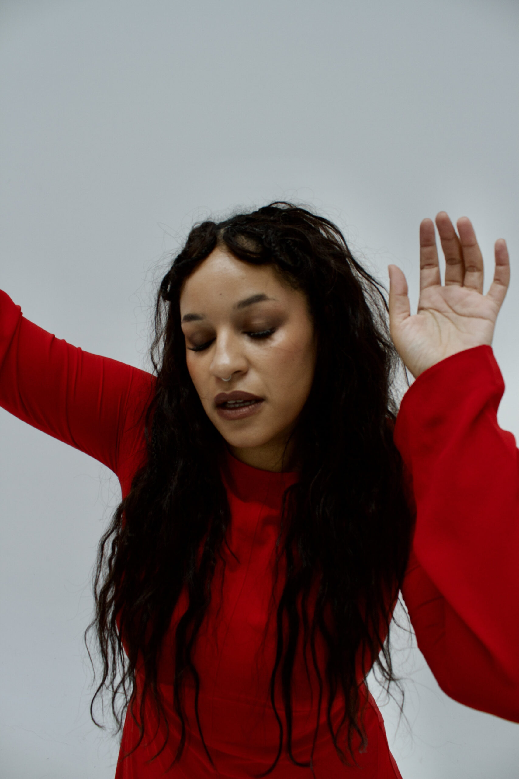 Amynata presenta Cosas Bellas: la ternura como acto de resistencia