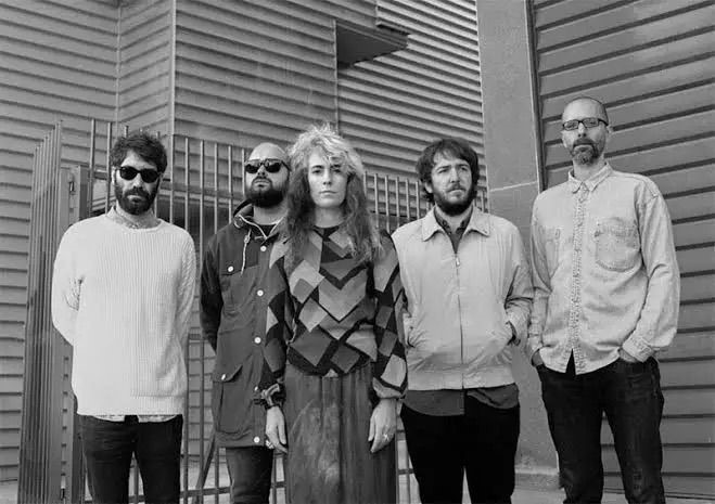 Los Punsetes, estrenaron sesión en la selección de música iberoamericana de KEXP en Bilbao, y aquí en el #radarcaperuzo les traemos una pequeña introducción de una experiencia que no pueden dejar pasar.